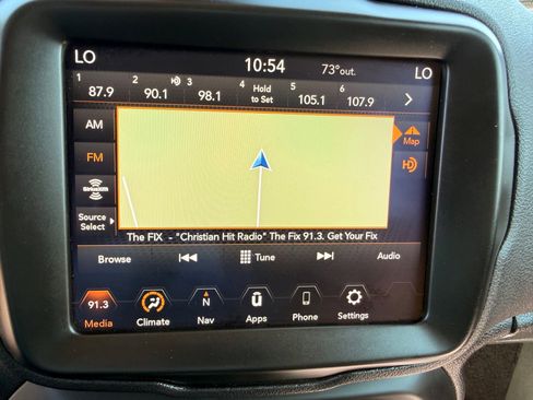 Used 2023 Jeep Renegade Altitude AWD/4WD image 13