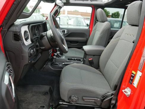 Used 2024 Jeep Wrangler Unlimited Sahara w/ Safety Group AWD/4WD image 13