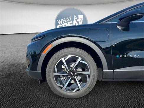 New 2026 Chevrolet Equinox EV LT image 10