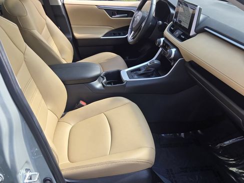 Used 2023 Toyota RAV4 XLE Premium FWD image 17