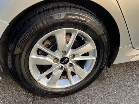 Used 2019 Kia Optima LX image 31