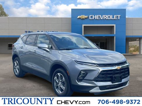 Used 2025 Chevrolet Blazer LT AWD/4WD image 1