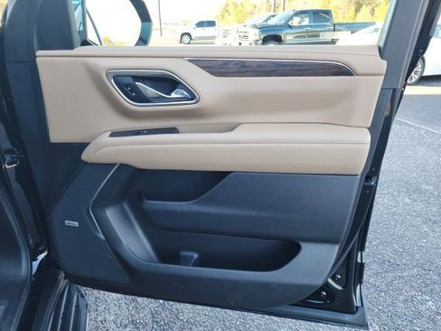 Used 2021 Chevrolet Tahoe Premier w/ Premium Package image 40