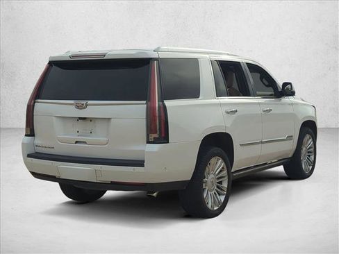 Used 2017 Cadillac Escalade Platinum image 5