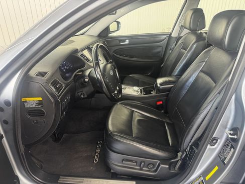 Used 2014 Hyundai Genesis 3.8 w/ Technology Package 03 image 11