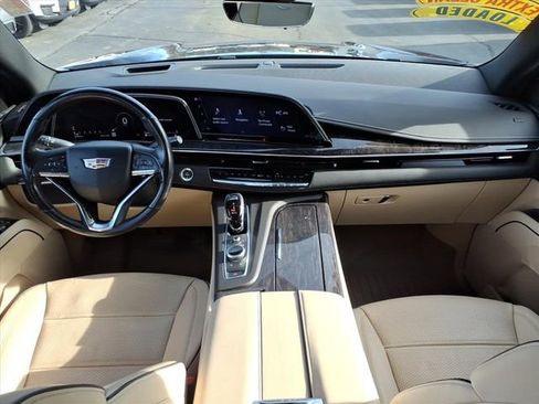 Used 2023 Cadillac Escalade ESV Premium Luxury image 17