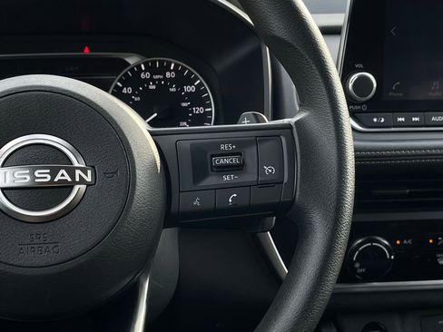 Used 2024 Nissan Rogue S FWD image 14