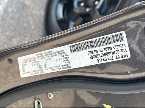 Used 2023 Jeep Compass Trailhawk AWD/4WD image 37