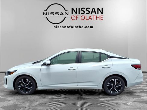 Used 2024 Nissan Sentra SV FWD image 19