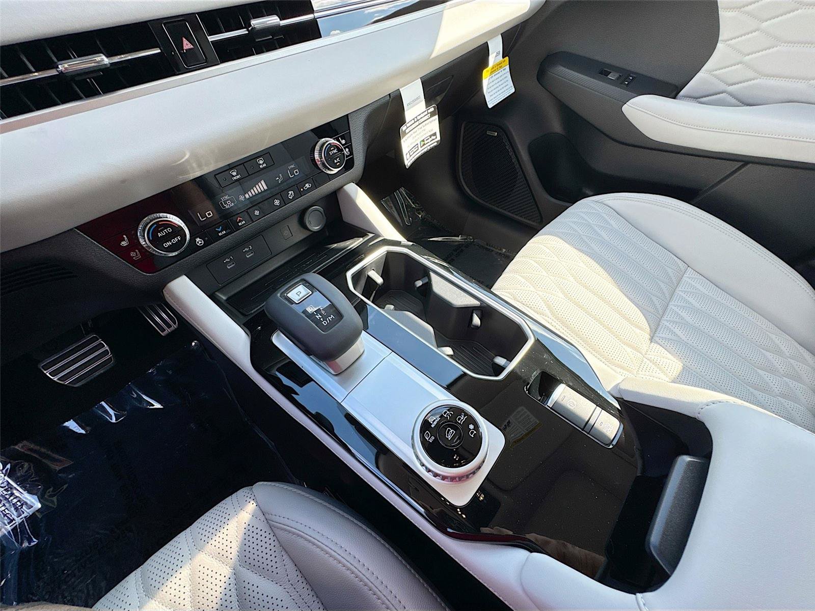 New 2026 Mitsubishi Outlander SEL FWD image 15