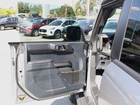 Used 2024 Ford Bronco Badlands AWD/4WD image 11