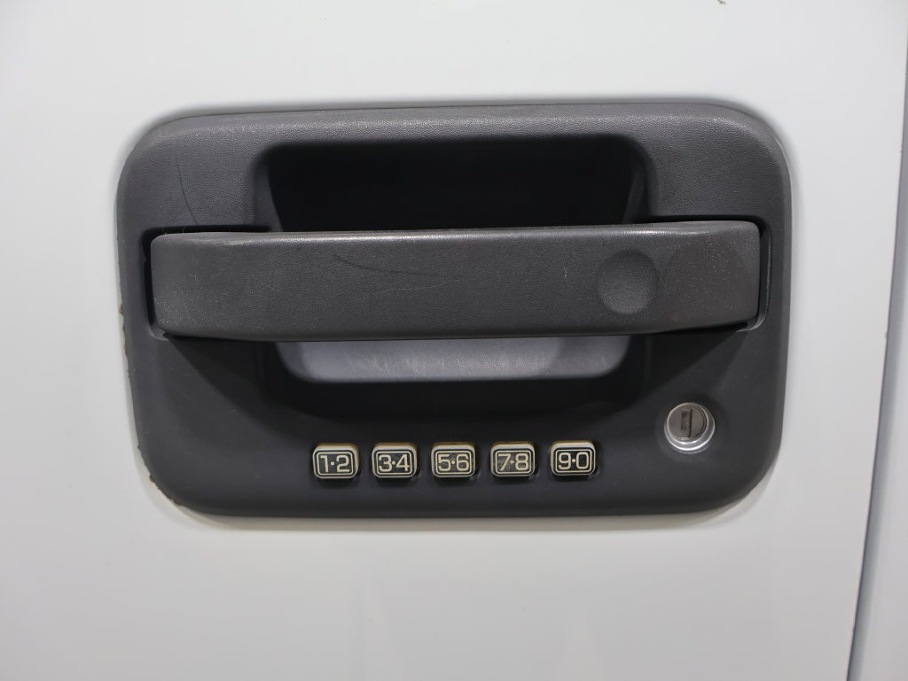 Used 2005 Ford F150 Lariat AWD/4WD image 16