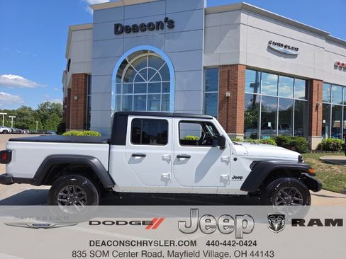 Certified 2025 Jeep Gladiator Sport AWD/4WD image 1