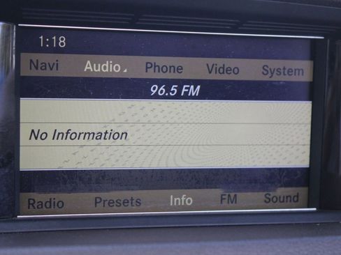 Used 2011 Mercedes-Benz E 550 Cabriolet image 23