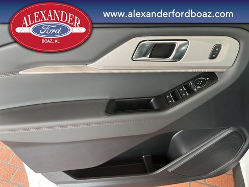 New 2026 Ford Explorer Active w/ Active Comfort Package image 10