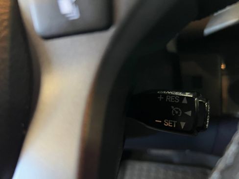 Used 2017 Toyota Tacoma TRD Sport image 23