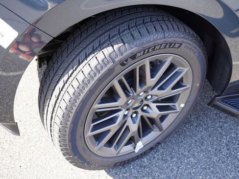 New 2026 Ford Expedition Platinum w/ Stealth Appearance Package AWD/4WD image 9