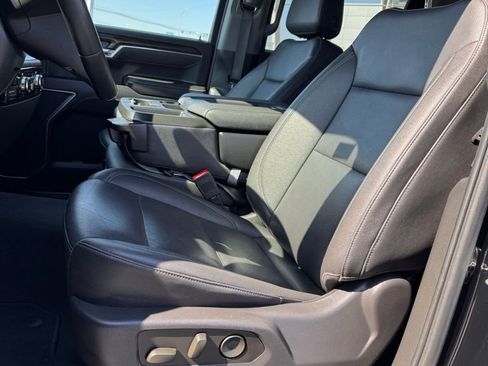 Used 2025 GMC Sierra 1500 SLT image 13