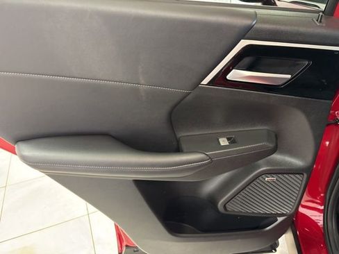 Used 2025 Mitsubishi Outlander SE FWD image 9