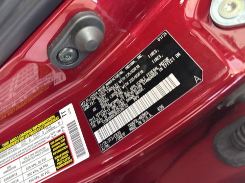 Used 2024 Toyota Highlander XLE image 39