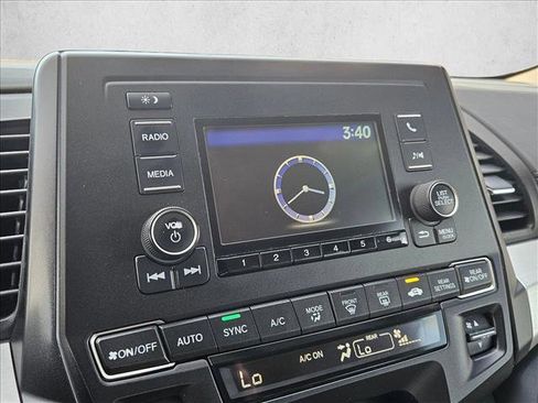 Used 2018 Honda Odyssey LX image 13