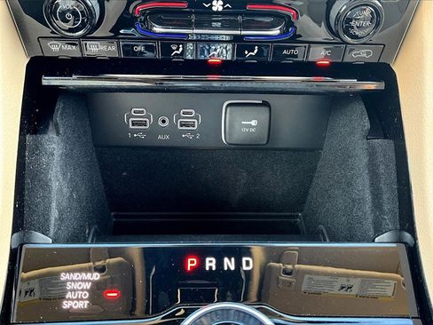 Used 2022 Jeep Grand Cherokee Limited image 32