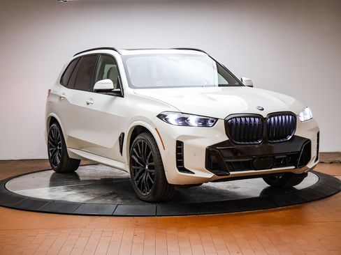 Certified 2024 BMW X5 xDrive40i w/ M Sport Package image 7