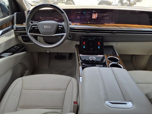 Certified 2025 Cadillac Escalade Sport Platinum w/ LPO, ONYX Package AWD/4WD image 18