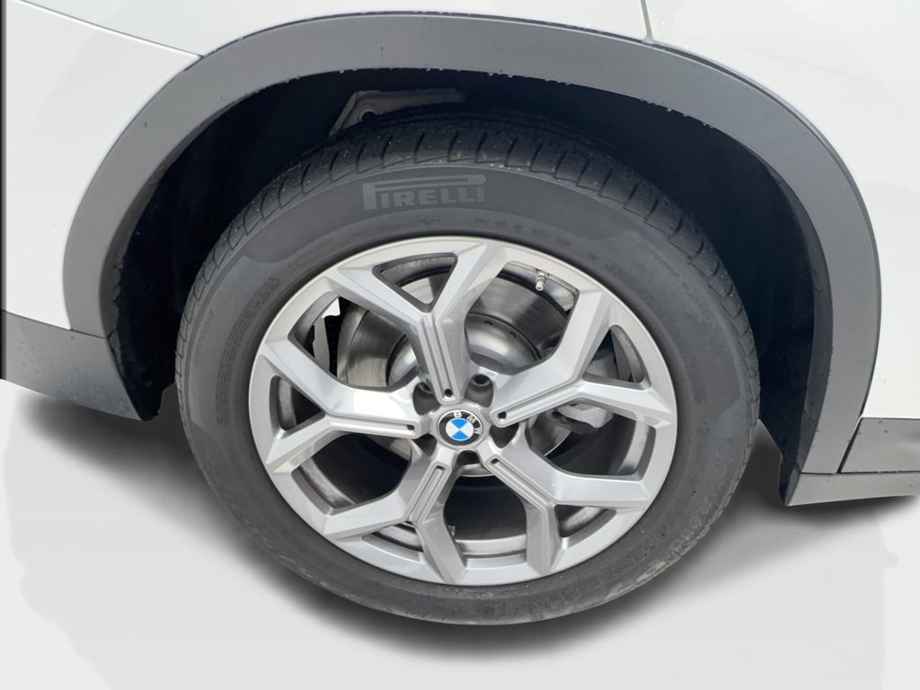 Used 2024 BMW X3 sDrive30i w/ Convenience Package RWD image 17