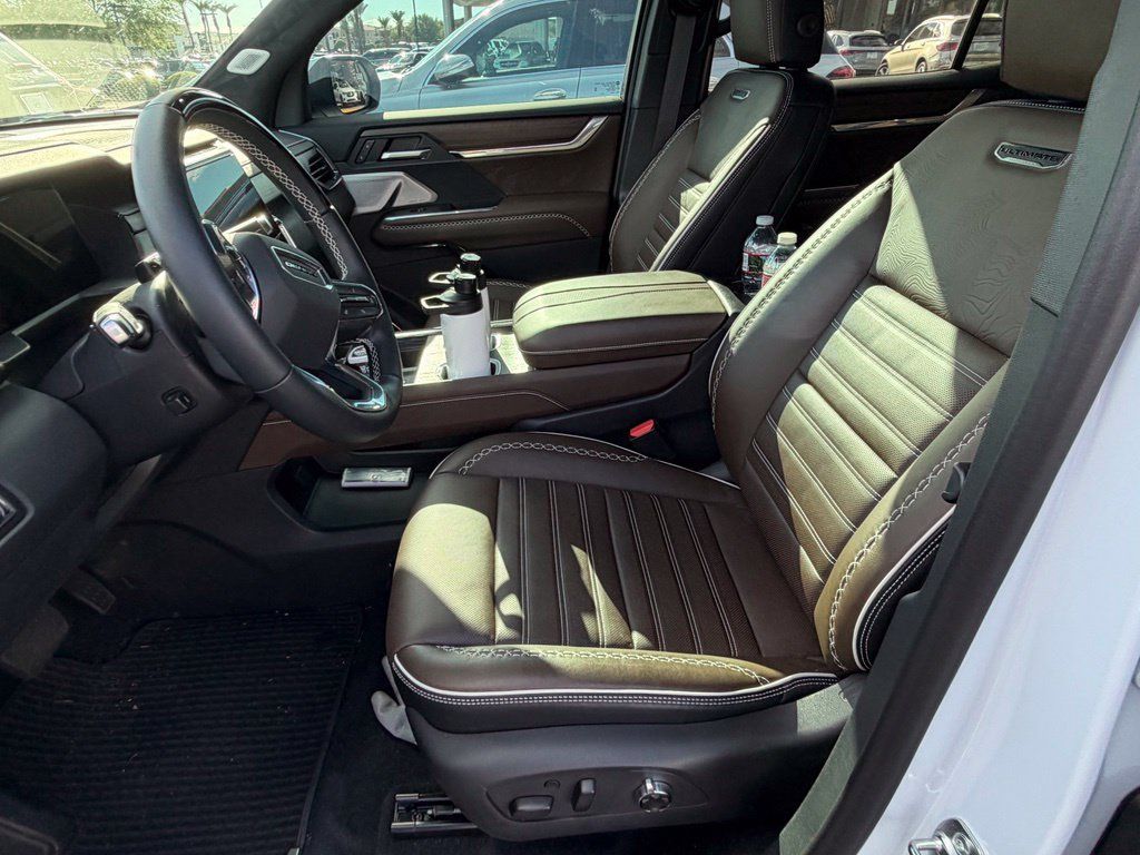 Used 2026 GMC Acadia Denali Ultimate AWD/4WD image 6