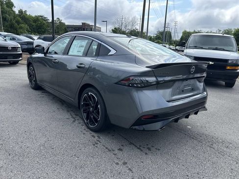 New 2026 Nissan Sentra SR w/ SR Premium Package FWD image 5