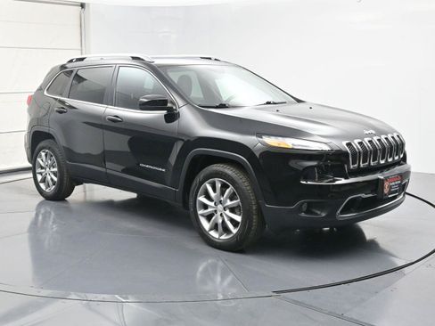 Used 2018 Jeep Cherokee Limited AWD/4WD image 23
