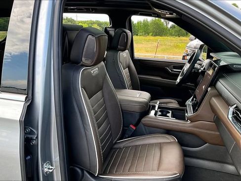 Used 2026 GMC Yukon Denali Ultimate AWD/4WD image 30