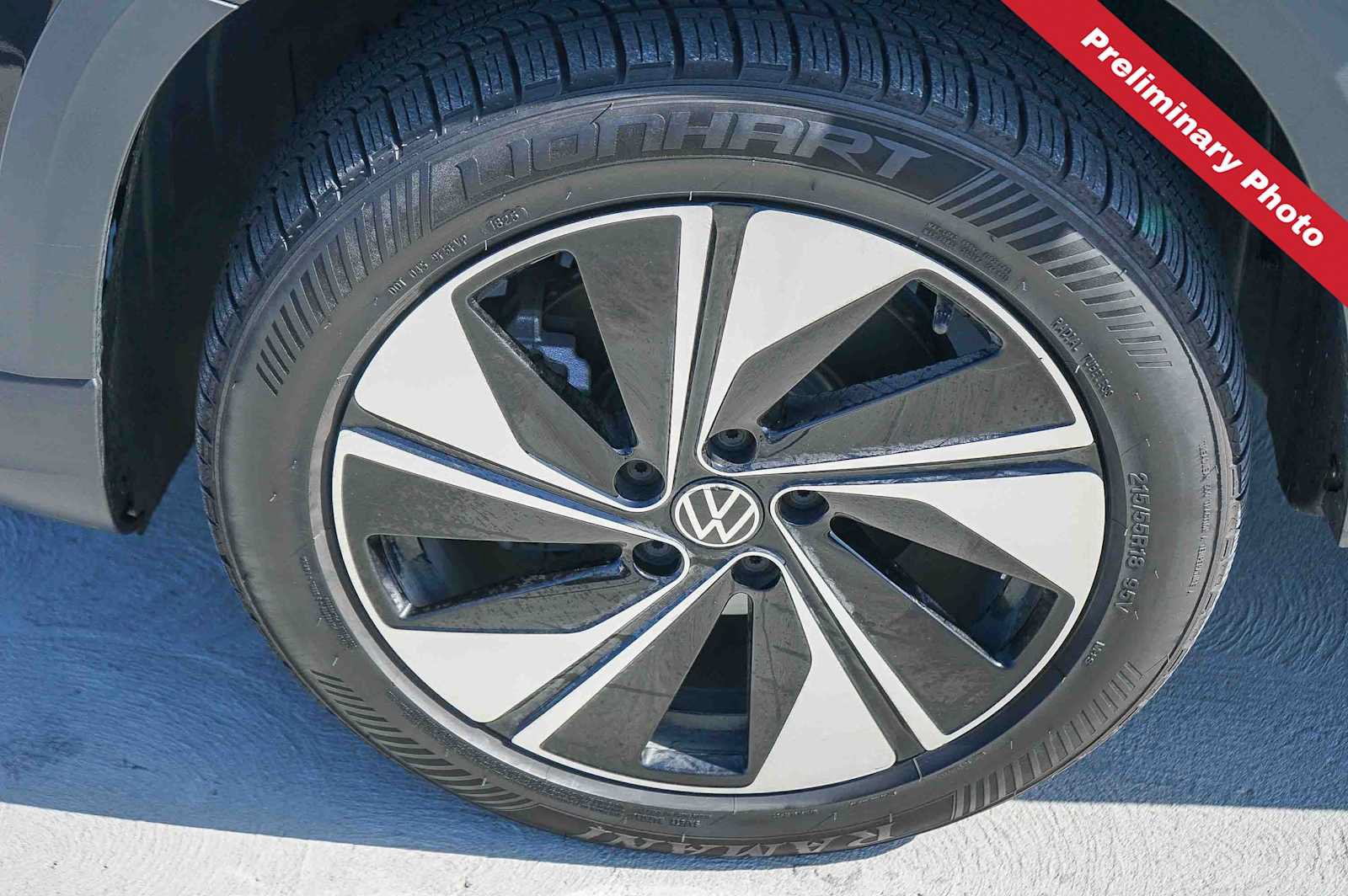 Used 2024 Volkswagen Taos SE AWD/4WD image 11
