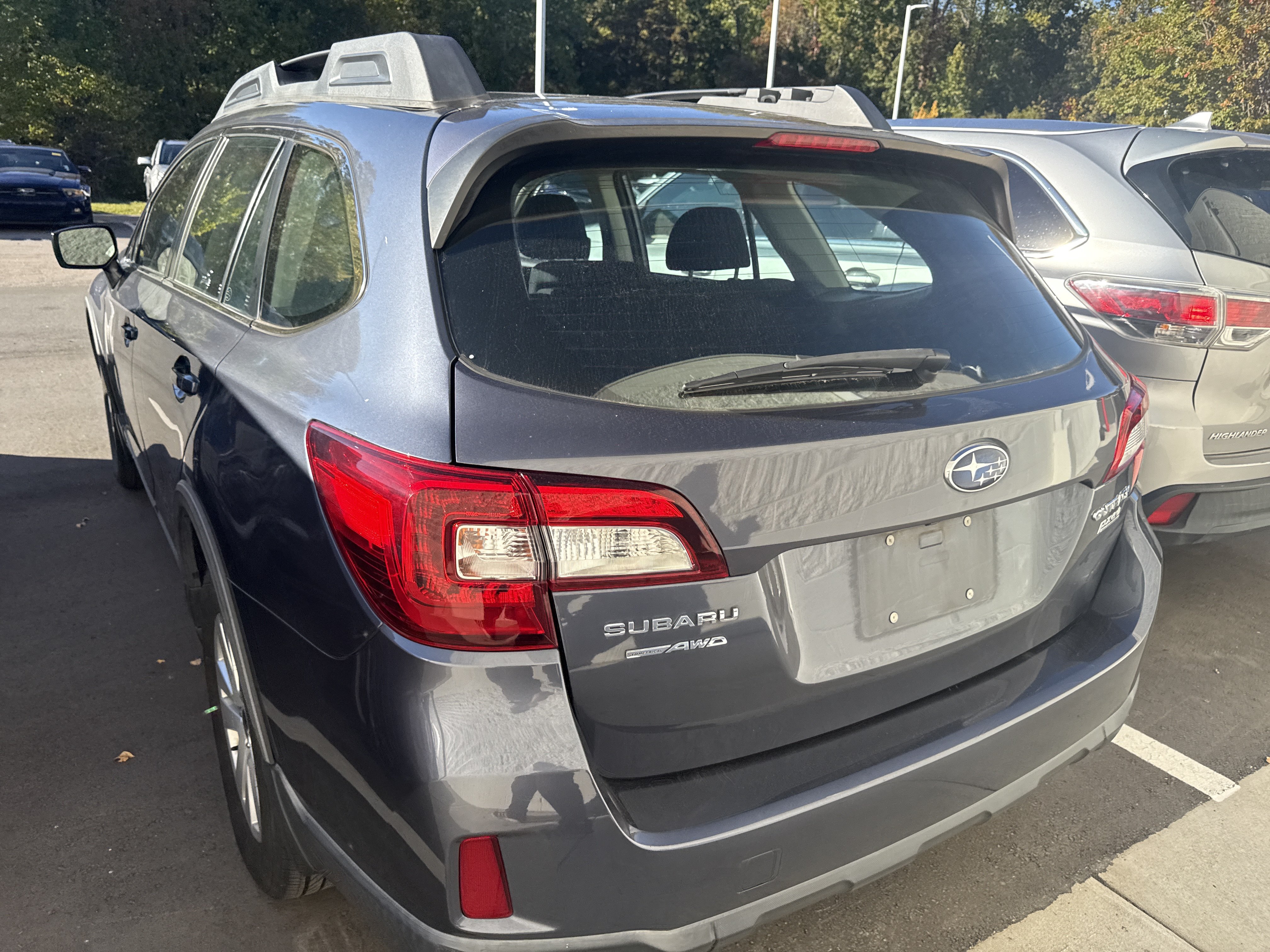 Used 2017 Subaru Outback 2.5i AWD/4WD image 9