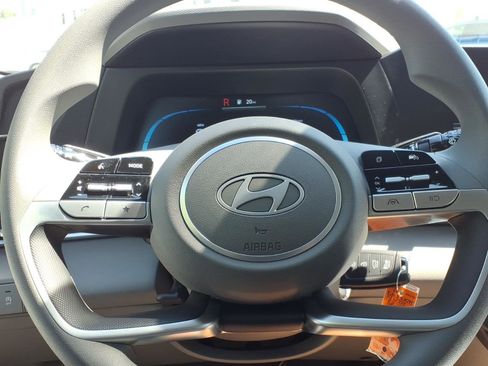 New 2026 Hyundai Elantra SE FWD image 12