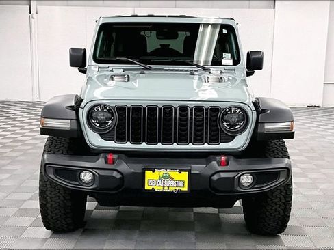 Used 2024 Jeep Wrangler Unlimited Rubicon w/ Dual Top Group AWD/4WD image 4