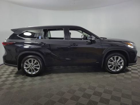 Used 2026 Toyota Highlander Limited AWD/4WD image 10