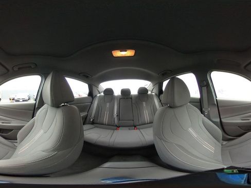 Used 2025 Hyundai Elantra SEL image 41