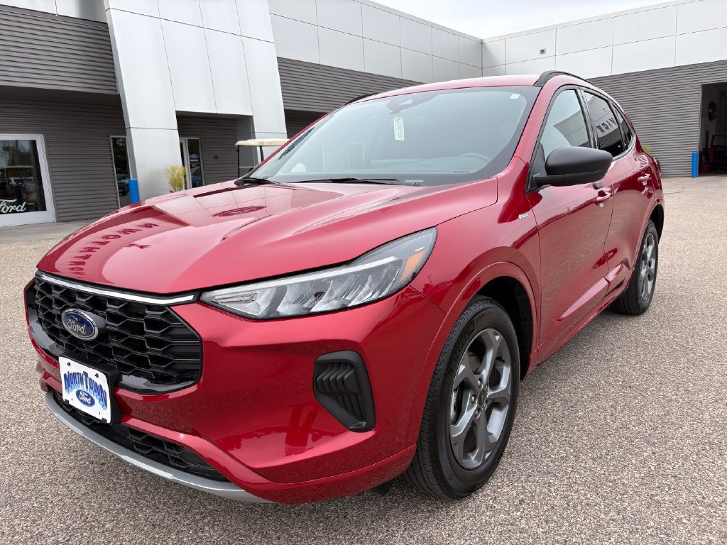Used 2023 Ford Escape ST-Line w/ Tech Pack #1 AWD/4WD image 3