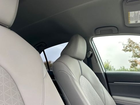 Used 2021 Toyota Camry XSE image 16