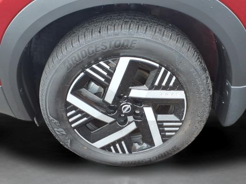 Certified 2025 Nissan Kicks SV FWD image 10