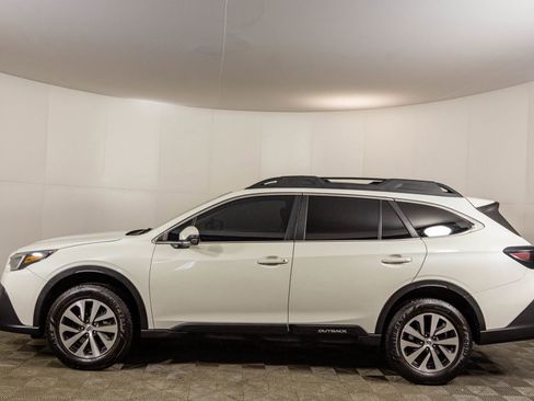 Used 2021 Subaru Outback Premium image 19