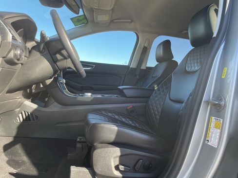 Used 2023 Ford Edge Titanium image 12