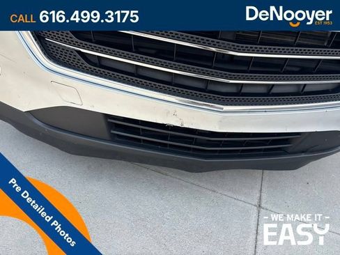 Used 2019 Chevrolet Traverse LT FWD image 18