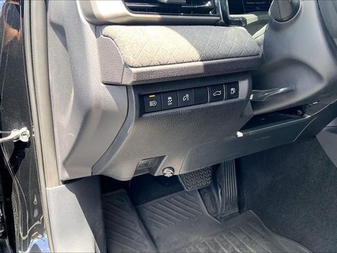 Certified 2025 Toyota Camry XLE FWD image 33