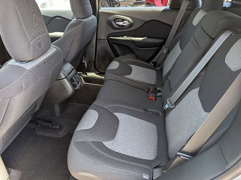 Used 2016 Jeep Cherokee Sport AWD/4WD image 22