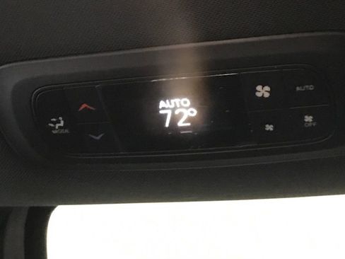 New 2026 Chrysler Pacifica Select image 33