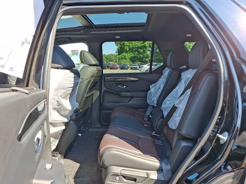 New 2025 Honda Pilot Black Edition image 5