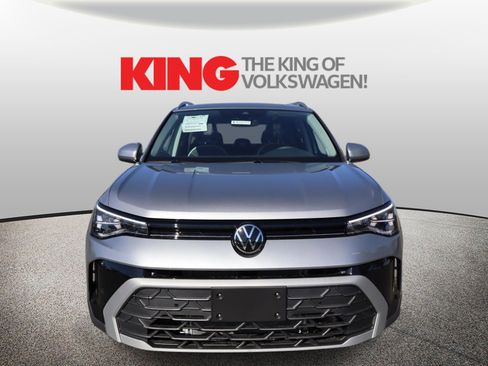 New 2026 Volkswagen Taos SE image 9